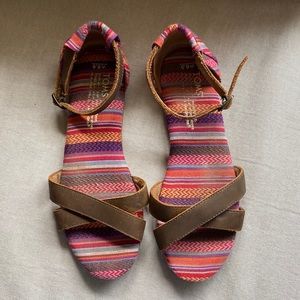 Tom’s Correa Sandals